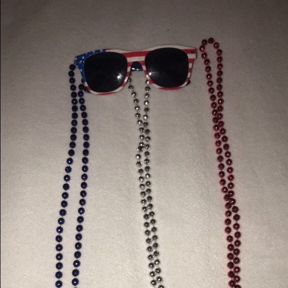 American sunglasses with beaded necklaces - Picture 1 of 1